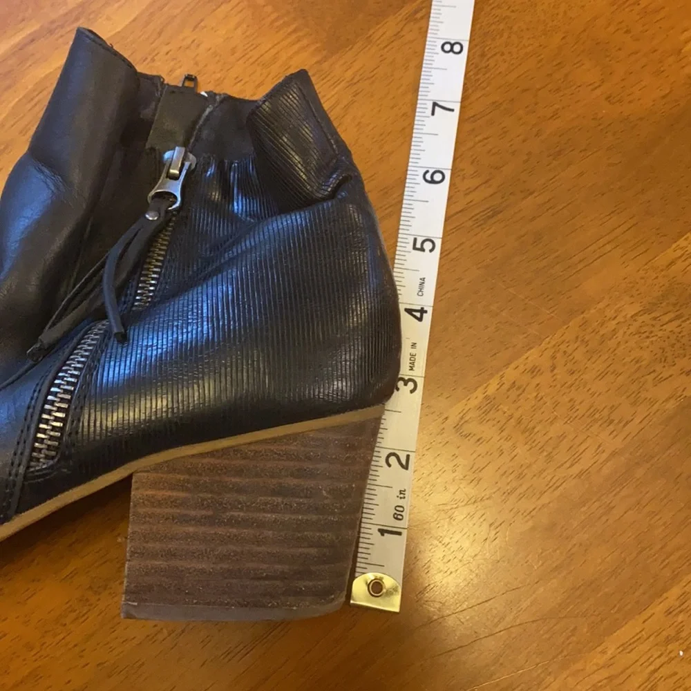 Baretraps Nyomi Black Leather Boots 10 GUC